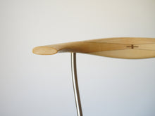 画像をギャラリービューアに読み込む, Hans J. Wegner(ハンス・ウェグナー)PP701アームチェアのアーム部断面