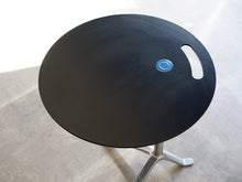 画像をギャラリービューアに読み込む, Kasper Salto(キャスパー・サルト)のハイテーブルLittle Friendの黒色天板 黒のサイドテーブル