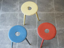 画像をギャラリービューアに読み込む, Eduard Ludwig(エドゥアルト・ルートヴィヒ)バウハウスデザインの丸いスツール3色