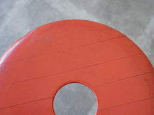 画像をギャラリービューアに読み込む, Eduard Ludwig(エドゥアルト・ルートヴィヒ)赤いスツールの座面