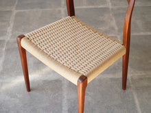 画像をギャラリービューアに読み込む, Niels O. Møller(ニールス・モラー)のダイニングチェア71の座面のペーパーコード張り替え済み