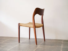 画像をギャラリービューアに読み込む, Niels O. Møller(ニールスO.モラー)モデル71ダイニングチェアの背面斜め