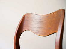 画像をギャラリービューアに読み込む, Niels O. Møller(ニールスO.モラー)モデル71ダイニングチェアの背もたれの曲線フォルム