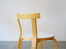 画像をギャラリービューアに読み込む, アルヴァ・アアルトの椅子背もたれアップ