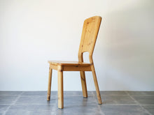 画像をギャラリービューアに読み込む, 北欧のダイニングチェア 背もたれが大きくナチュラルな椅子