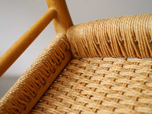 画像をギャラリービューアに読み込む, Niels O. Møller(JLモラー)モデル75チェアの座面裏側のペーパーコード留め具