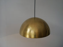 画像をギャラリービューアに読み込む, Vilhelm Wohlert&Jørgen Bo Louisiana Pendant Light ルイジアナペンダントランプ 北欧デザインの吊り下げ照明の点灯イメージ