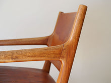 画像をギャラリービューアに読み込む, Hans J. Wegner(ハンスJウェグナー)のJH507 ヨハネスハンセン製ヴィンテージチェアのフレーム繋ぎ目