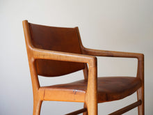 画像をギャラリービューアに読み込む, Hans J. Wegner(ハンスJウェグナー)のJH507 ヨハネスハンセン製ヴィンテージチェアの上部