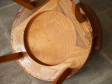 画像をギャラリービューアに読み込む, デンマークデザインの椅子の裏面