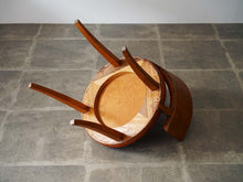 画像をギャラリービューアに読み込む, デンマークデザインの椅子の裏面