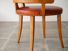 画像をギャラリービューアに読み込む, デンマークデザインのレザーのチェア座面と脚