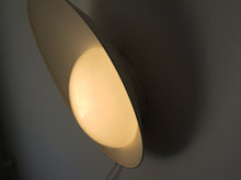 画像をギャラリービューアに読み込む, Vilhelm Lauritzen(ヴィルヘルム・ラウリッツェン)Kastrup Airportウォールランプの点灯 オパールガラス