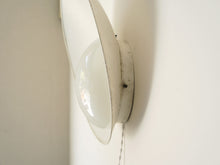 画像をギャラリービューアに読み込む, Vilhelm Lauritzen(ヴィルヘルム・ラウリッツェン)Kastrup Airportウォールランプの横