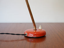 画像をギャラリービューアに読み込む, デンマークデザインのヴィンテージテーブルランプの赤い土台
