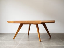 画像をギャラリービューアに読み込む, ジョージナカシマのコーヒーテーブルの真横