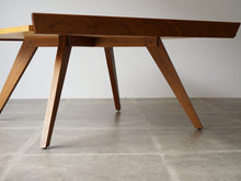 画像をギャラリービューアに読み込む, ジョージナカシマのコーヒーテーブルの脚