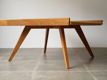 画像をギャラリービューアに読み込む, ジョージナカシマのコーヒーテーブルの側面と脚