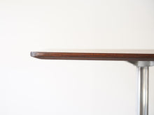 画像をギャラリービューアに読み込む, Arne Jacobsen Square table