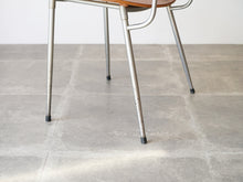 画像をギャラリービューアに読み込む, Børge Mogensen(ボーエ・モーエンセン)のModel 201 Chairの足先