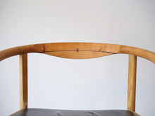 画像をギャラリービューアに読み込む, Hans J. Wegner(ハンスJウェグナー)PP203 PPファニチャー製 ヨハネスハンセン アームチェアの背もたれウェンジ材の繋ぎ