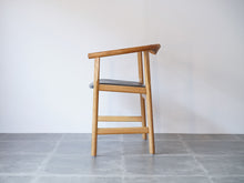 画像をギャラリービューアに読み込む, Hans J. Wegner PP203 PPファニチャー製 ヨハネスハンセン アームチェアの側面