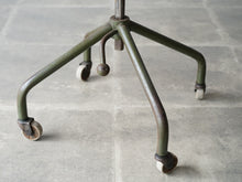 画像をギャラリービューアに読み込む, Fritz Hansen Jørgen Rasmussen フリッツハンセン社ビンテージチェアのキャスター付き脚