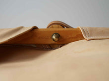 画像をギャラリービューアに読み込む, Kaare Klint(コーア・クリント)のSafari chair(サファリチェア)の刻印