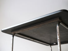 画像をギャラリービューアに読み込む, Fritz Hansen フリッツハンセンの1930年製ビンテージ黒テーブルの裏面