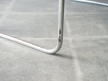 画像をギャラリービューアに読み込む, Fritz Hansen フリッツハンセンの1930年製ビンテージ黒テーブルのスチールの脚の曲線