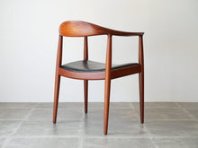 画像をギャラリービューアに読み込む, Hans J. Wegner(ハンスJウェグナー)のJH503 ザチェアの後ろ姿
