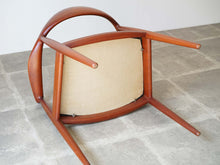 画像をギャラリービューアに読み込む, Hans J. Wegner(ハンスJウェグナー)のJH503 ザチェアの裏面