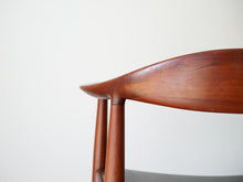 画像をギャラリービューアに読み込む, Hans J. Wegner(ハンスJウェグナー)のJH503 ザチェアの背もたれとアームの繋ぎ