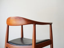 画像をギャラリービューアに読み込む, Hans J. Wegner(ハンスJウェグナー)のJH503 ザチェアの背もたれ背面