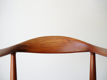 画像をギャラリービューアに読み込む, Hans J. Wegner(ハンスJウェグナー)のJH503 ザチェアの背もたれ