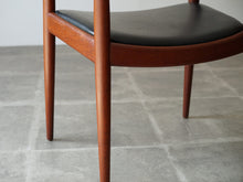 画像をギャラリービューアに読み込む, Hans J. Wegner(ハンスJウェグナー)のJH503 ザチェアのチーク材のフレーム