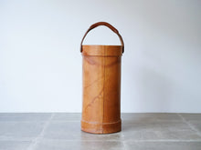 画像をギャラリービューアに読み込む, おしゃれな傘立て ビンテージ雑貨 傘スタンド レザー デンマークデザインの革の傘入れ