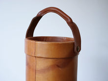 画像をギャラリービューアに読み込む, おしゃれな傘立て ビンテージ雑貨 傘スタンド レザー デンマークデザインの革の傘入れの取手