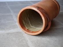 画像をギャラリービューアに読み込む, おしゃれな傘立て ビンテージ雑貨 傘スタンド レザー デンマークデザインの革の傘入れの内部