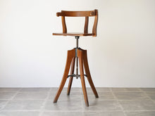 画像をギャラリービューアに読み込む, 木製の回転椅子 1920〜1930年代製アンティークな椅子