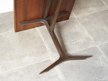 画像をギャラリービューアに読み込む, Peter Hvidt & Orla Mølgaard-Nielsen( (ピーター・ビット & オルラ・ムルガード・ニールセン)Silverline rosewood Table ローズウッドの裏面と脚