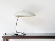 画像をギャラリービューアに読み込む, White shade & Gray base Table Lamp