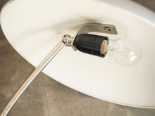 画像をギャラリービューアに読み込む, White shade & Gray base Table Lamp