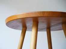 画像をギャラリービューアに読み込む, Finn Juhl(フィンユール)Pelican table ペリカンテーブル オークの脚 天板の裏側