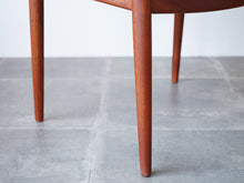 画像をギャラリービューアに読み込む, Hans J. Wegner JH503 “The Chair”