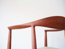 画像をギャラリービューアに読み込む, Hans J. Wegner JH503 “The Chair”