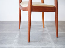 画像をギャラリービューアに読み込む, Hans J. Wegner JH503 “The Chair”