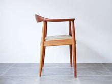 画像をギャラリービューアに読み込む, Hans J. Wegner JH503 “The Chair”