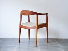 画像をギャラリービューアに読み込む, Hans J. Wegner JH503 “The Chair”