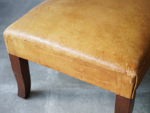 画像をギャラリービューアに読み込む, デンマークデザイン天然革とマホガニーのスツール レザーのヴィンテージ感 割れやシミあります